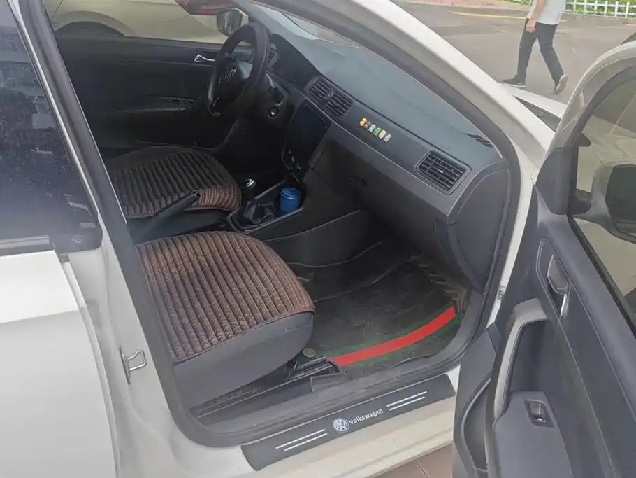 Volkswagen Santana — миниатюра 8
