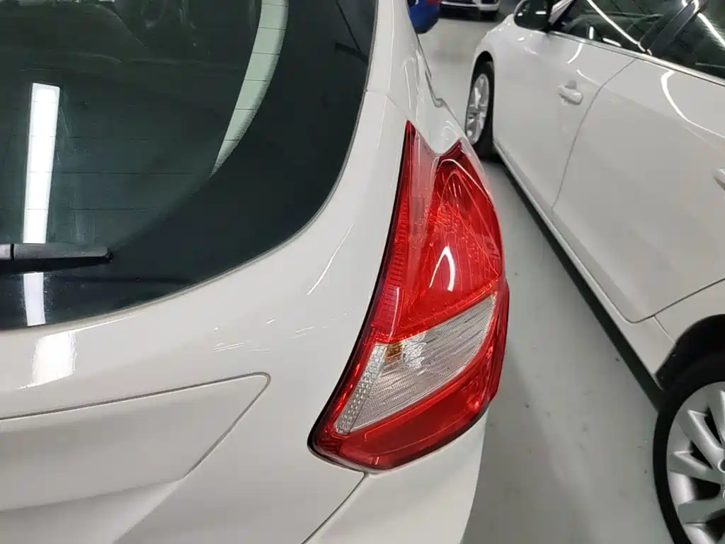 Ford Focus — миниатюра 8