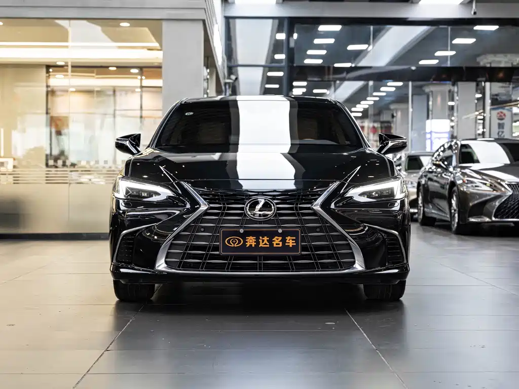 Lexus ES 2025 300h Premium