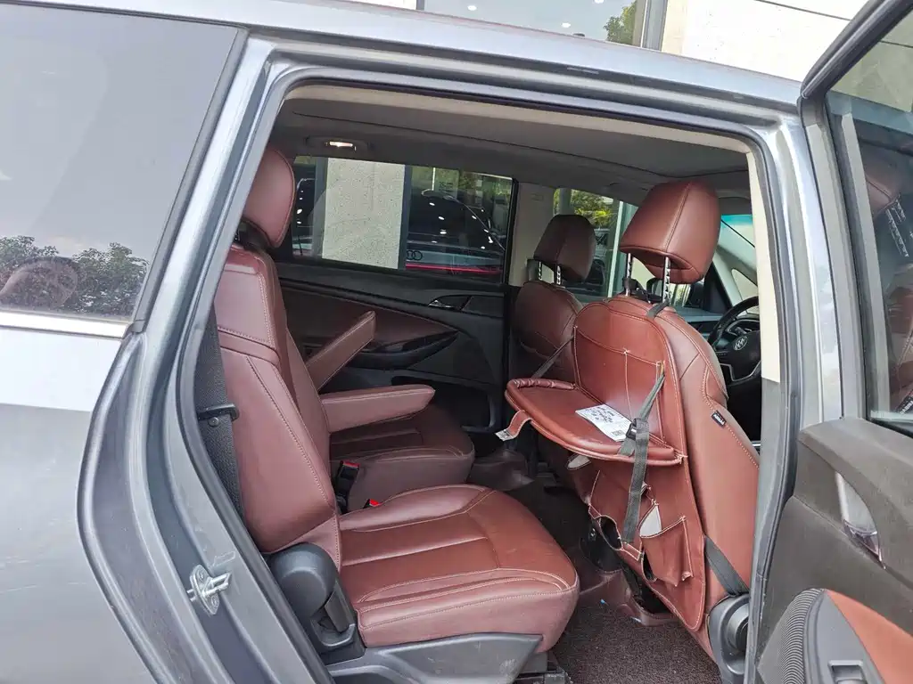 Buick GL6 — миниатюра 6