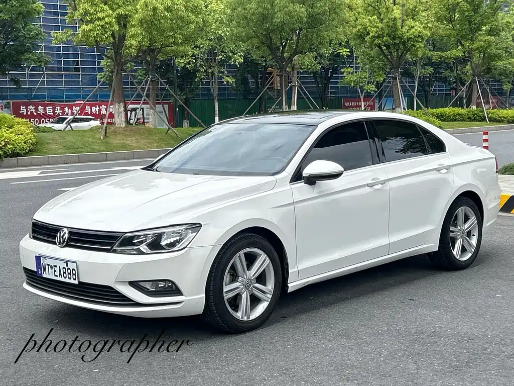 Купить Volkswagen Lamando