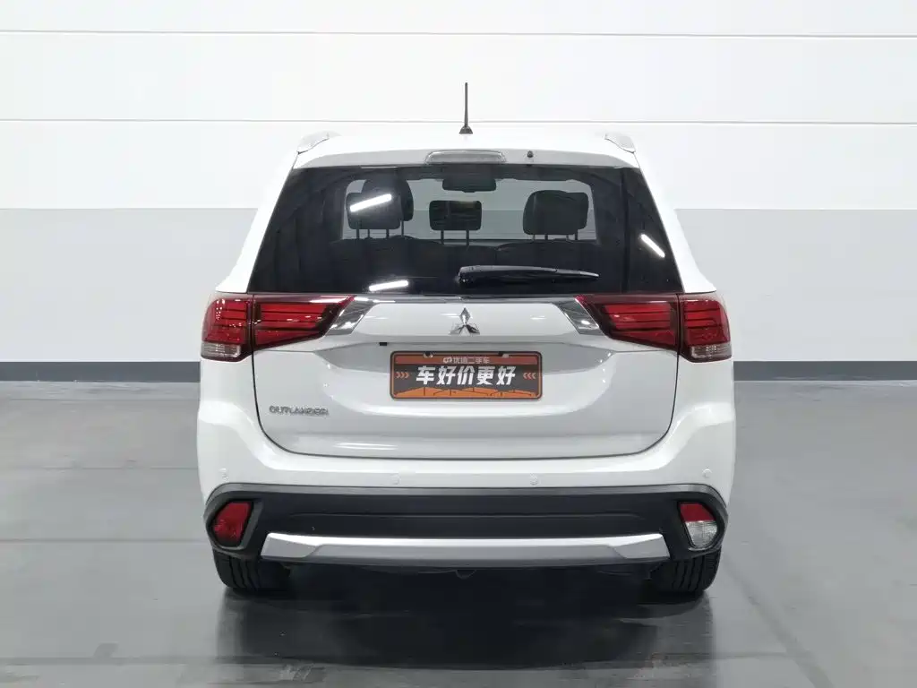 Mitsubishi Outlander (Import) — миниатюра 4