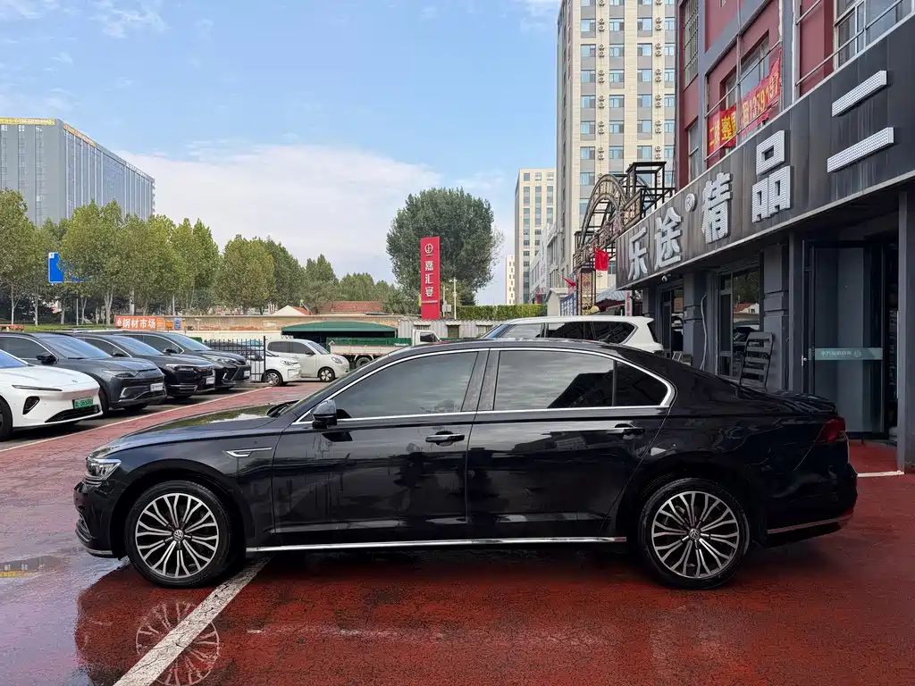 Volkswagen Phideon — миниатюра 3