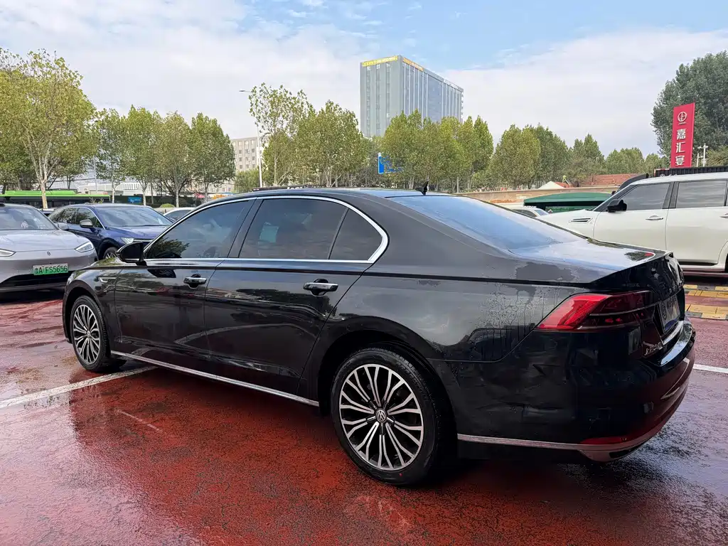 Volkswagen Phideon — миниатюра 4