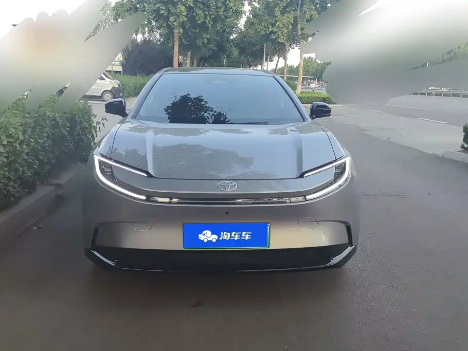 Toyota Toyota BZ5 — миниатюра 2