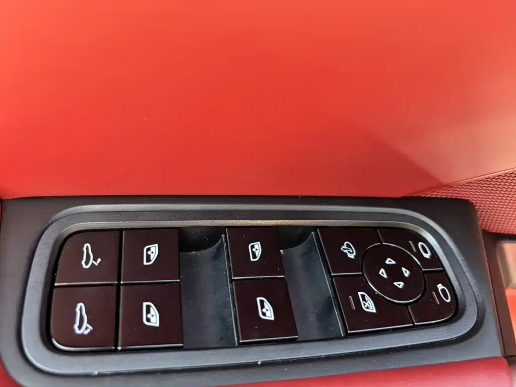Porsche Cayenne — миниатюра 19