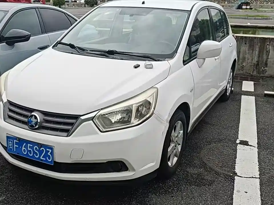 Venucia R50 2014