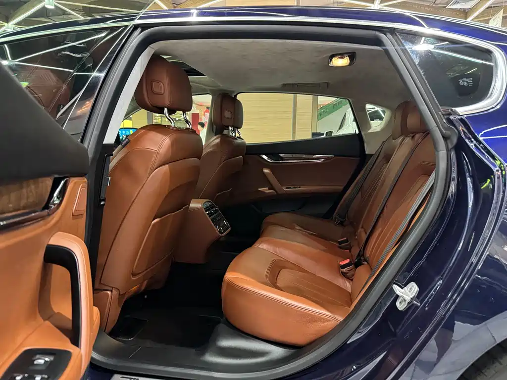 Maserati Quattroporte — миниатюра 8