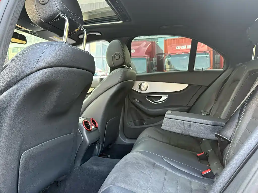 Mercedes-Benz C-Class — миниатюра 5