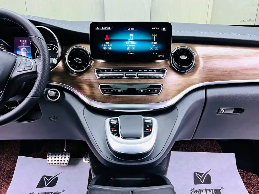 Mercedes-Benz V-Class — миниатюра 12