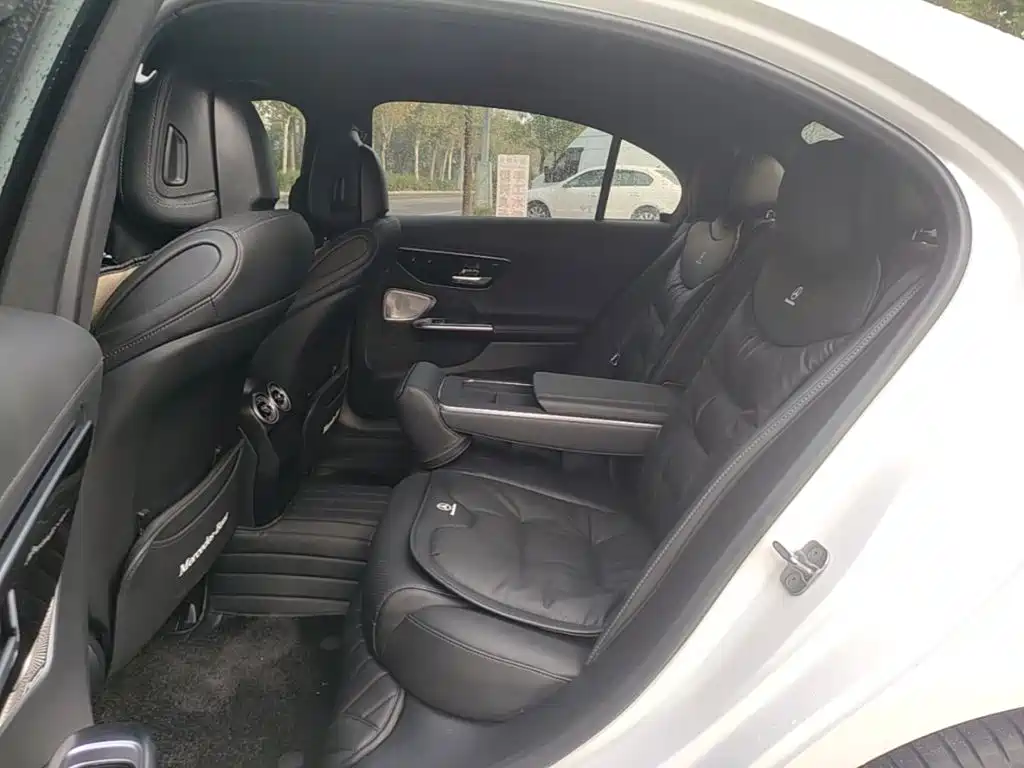 Mercedes-Benz C-Class — миниатюра 17