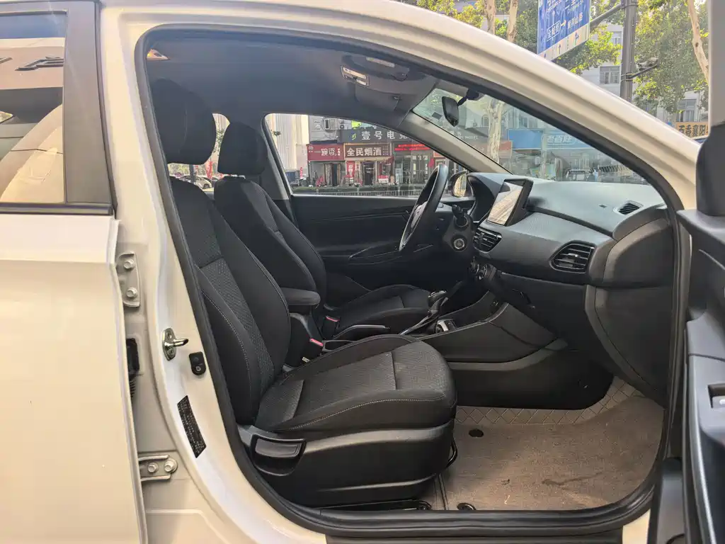 Hyundai Elantra — миниатюра 29