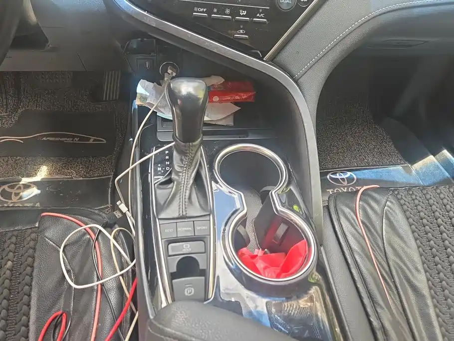 Toyota Camry — миниатюра 16