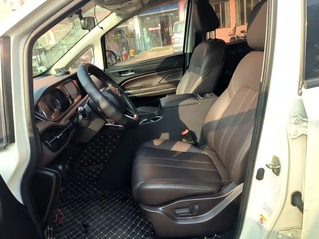 GAC Motor Trumpchi M6 — миниатюра 15