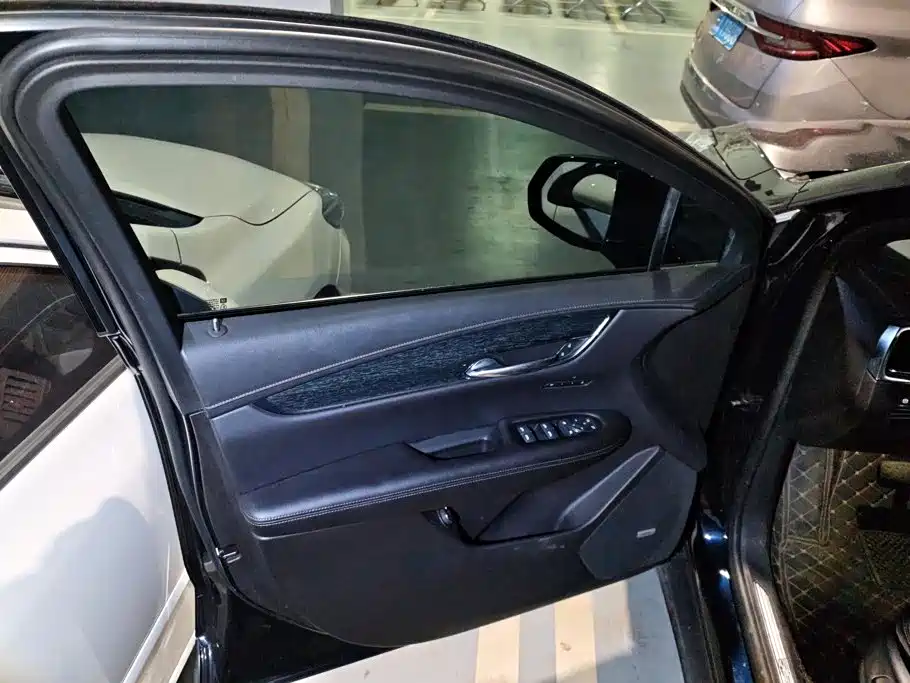 Cadillac XT5 — миниатюра 7