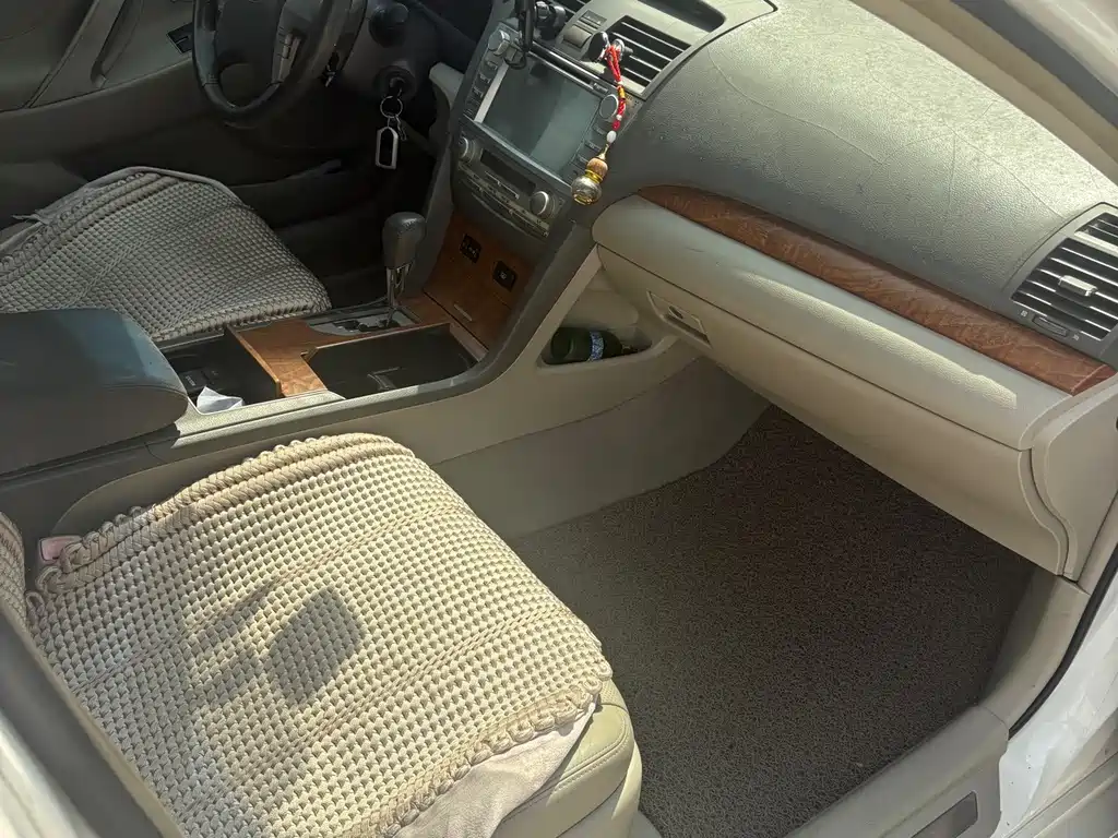 Toyota Camry — миниатюра 6