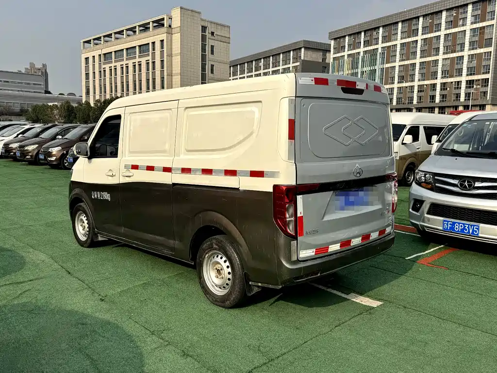 CHANGAN CROSS STAR V3