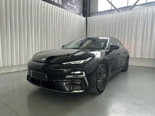 2025 Geely Galaxy Xingyao 8