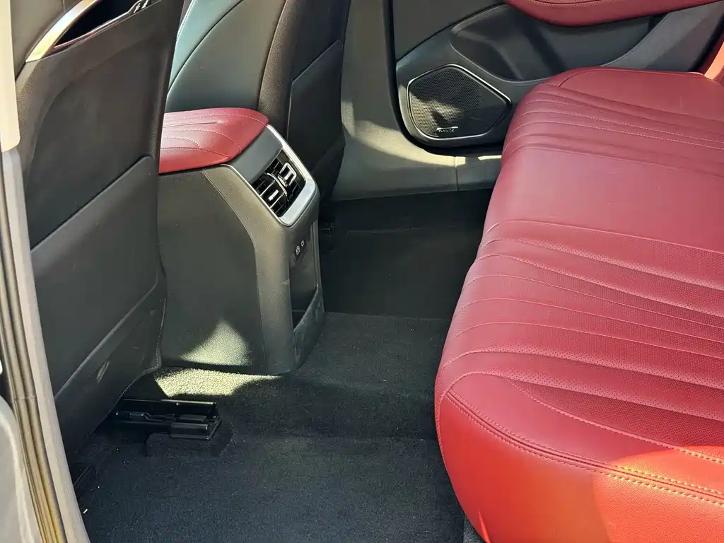 Hongqi Hongqi H5 — миниатюра 8