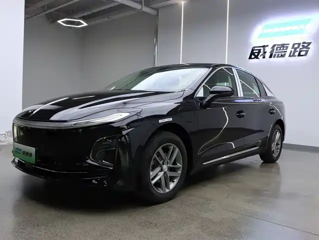 2026 Hongqi E-QM5