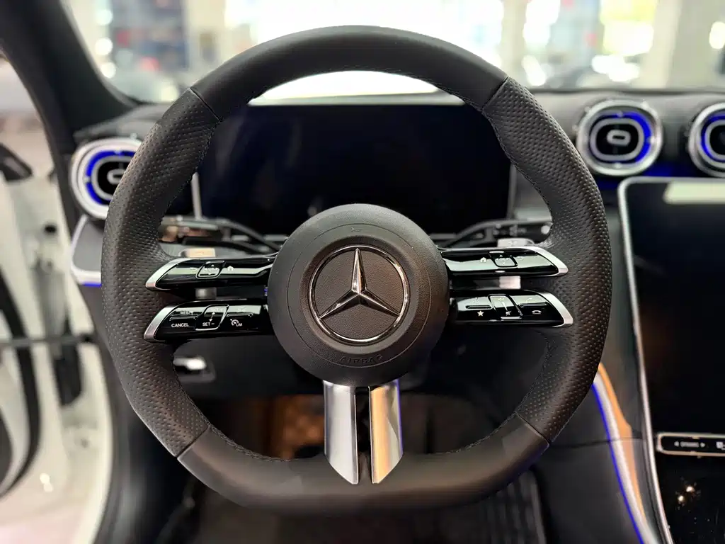 Mercedes-Benz C-Class — миниатюра 7