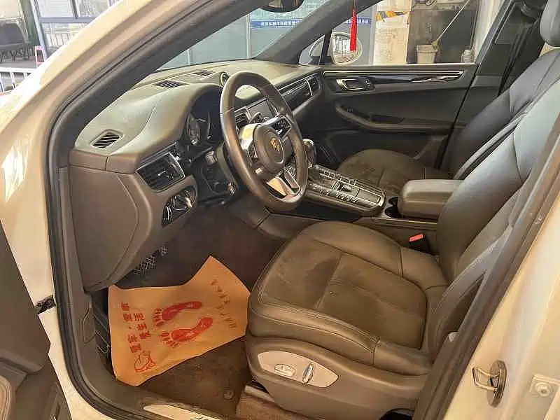 Porsche Macan — миниатюра 5