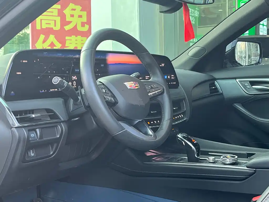 Cadillac CT5 — миниатюра 7