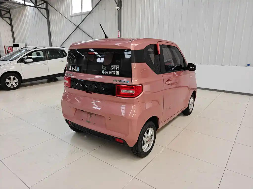 Wuling MINIEV — миниатюра 6