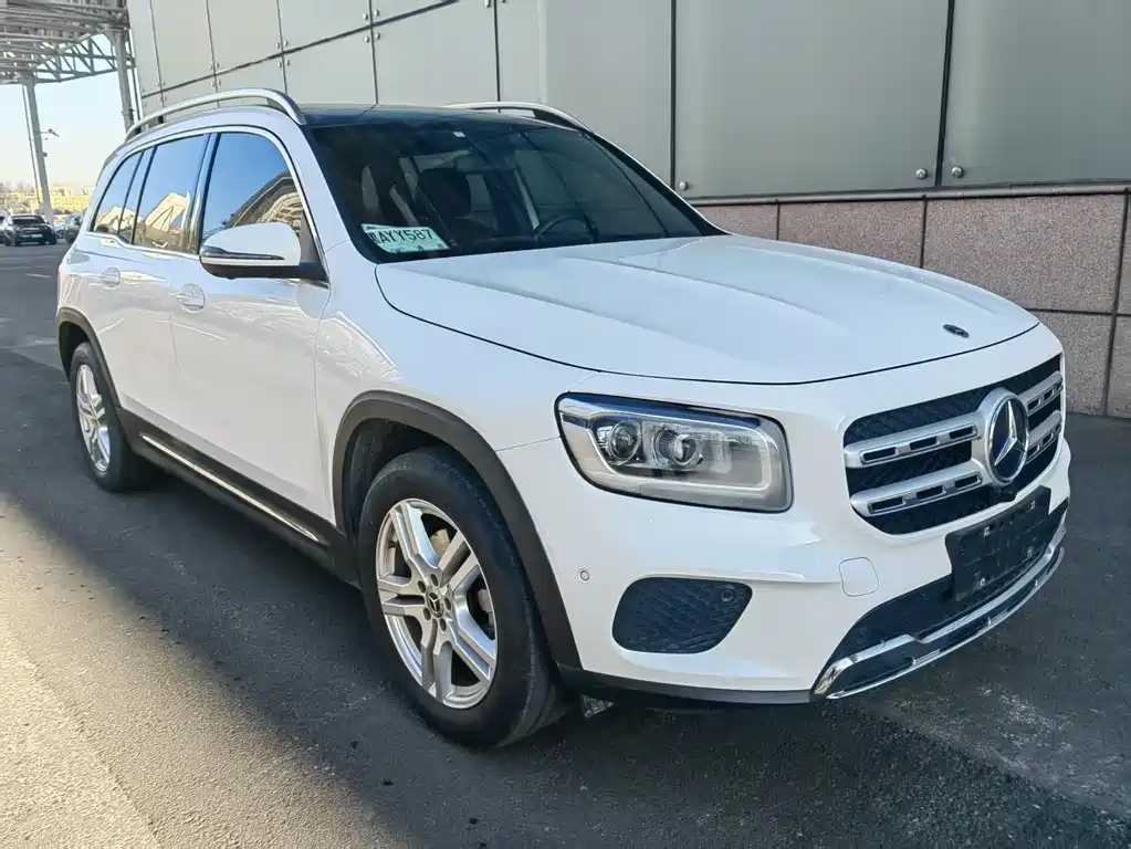 MERCEDES-BENZ GLB