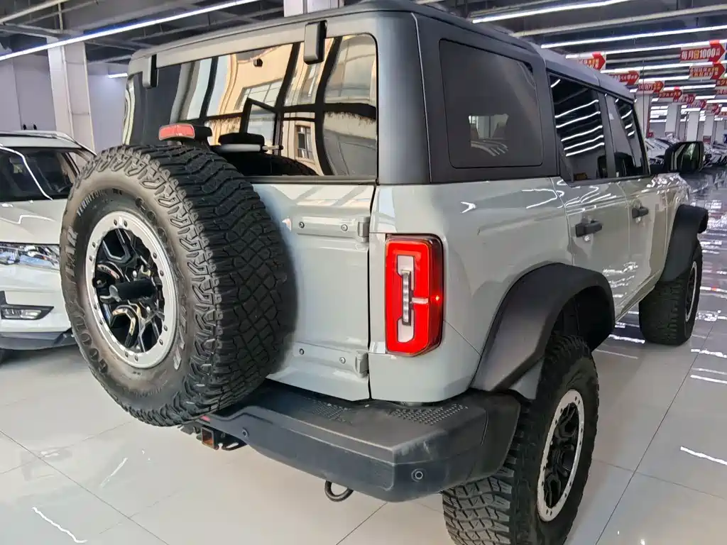 Ford Bronco — миниатюра 7
