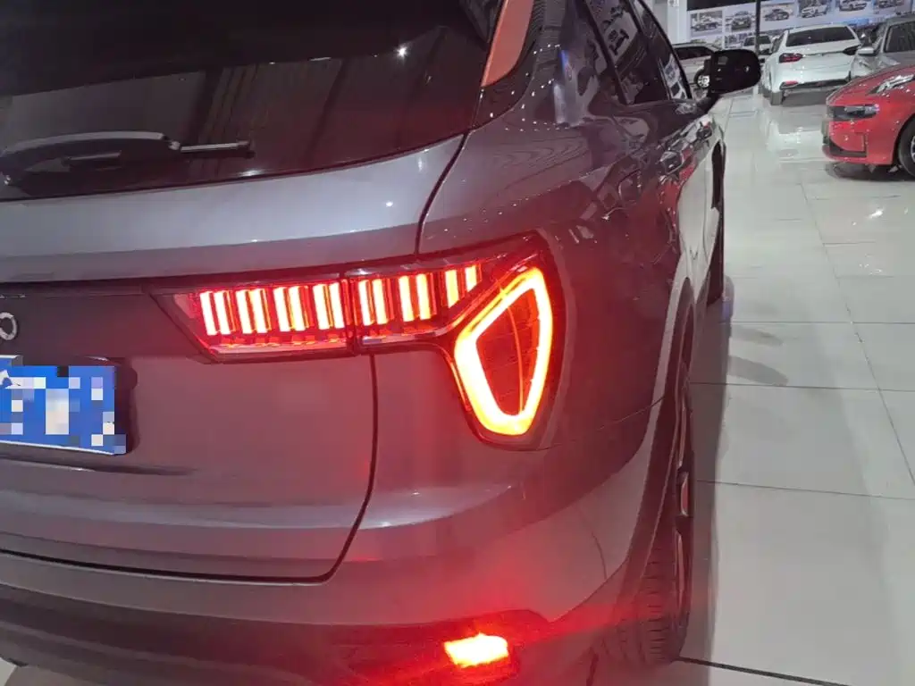 Lynk & Co 01 — миниатюра 8
