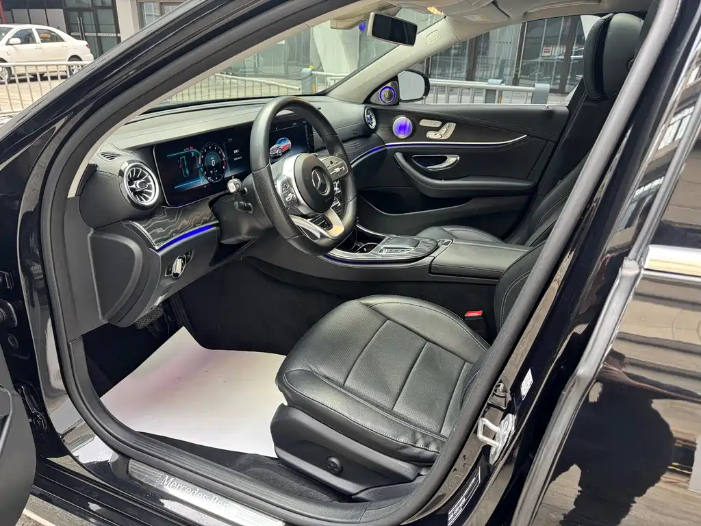 Mercedes-Benz E-Class — миниатюра 4