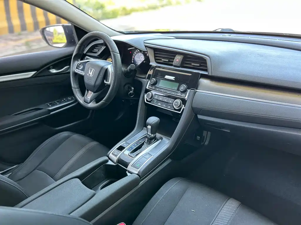 Honda Civic — миниатюра 9