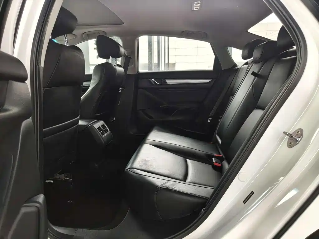 Honda Accord — миниатюра 7