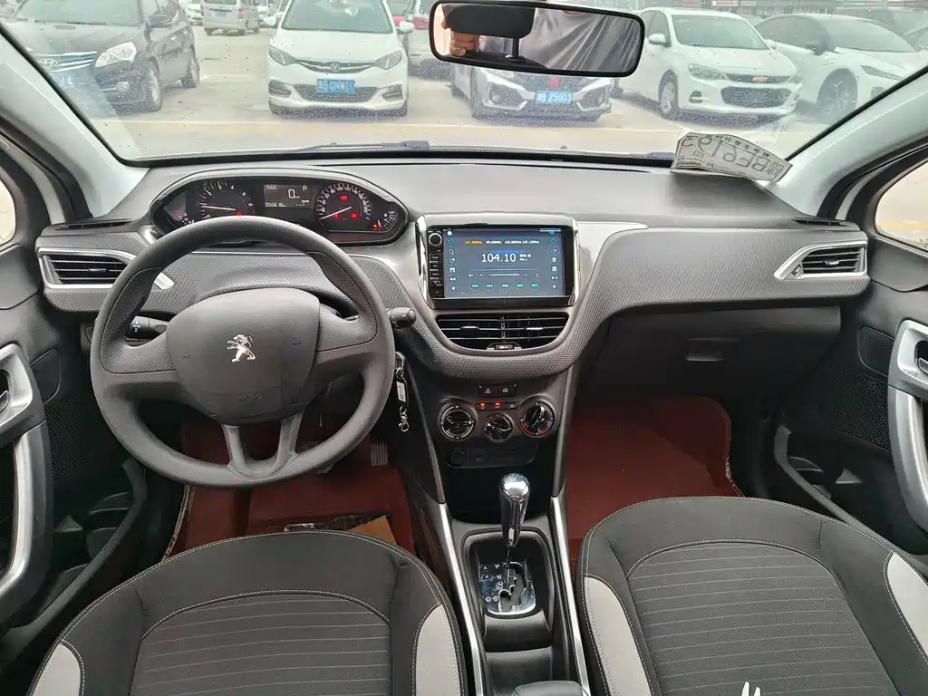 Peugeot 2008 — миниатюра 5