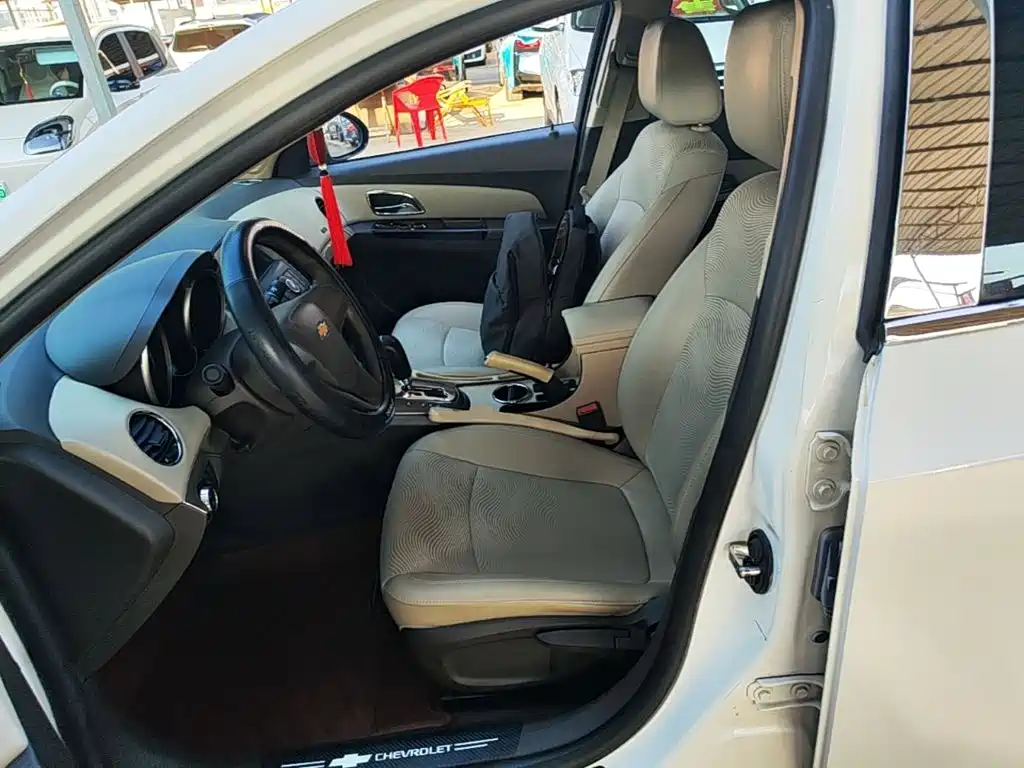 Chevrolet Cruze — миниатюра 15