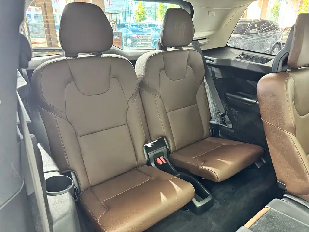 Volvo XC90 — миниатюра 18