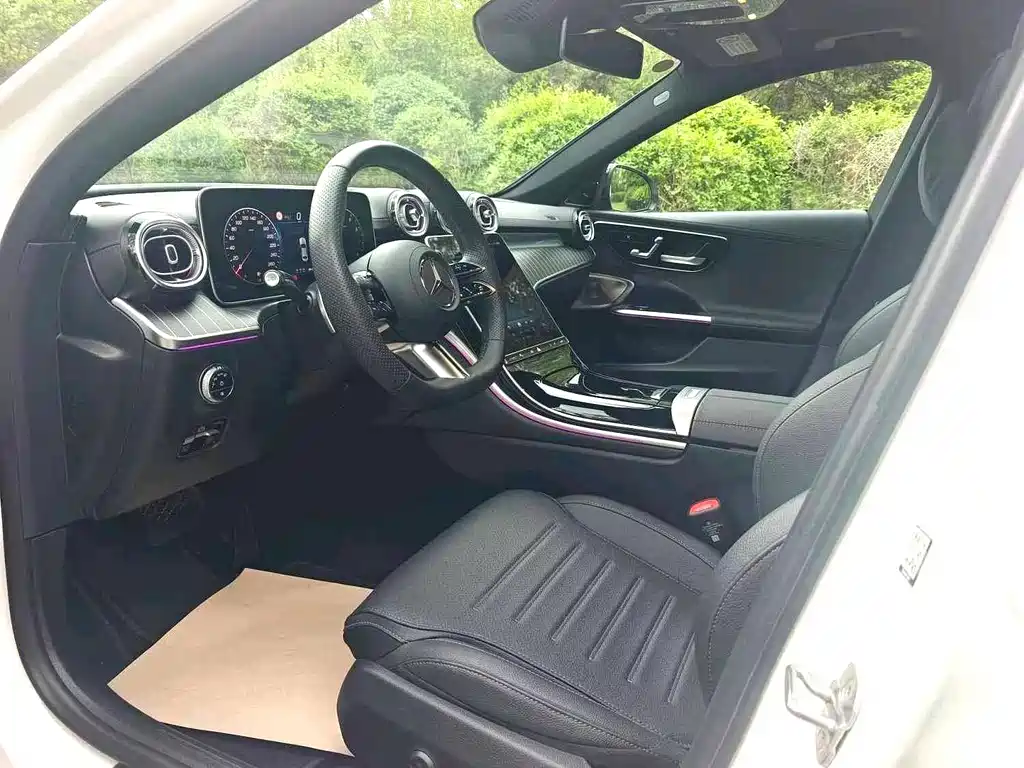 Mercedes-Benz C-Class — миниатюра 7