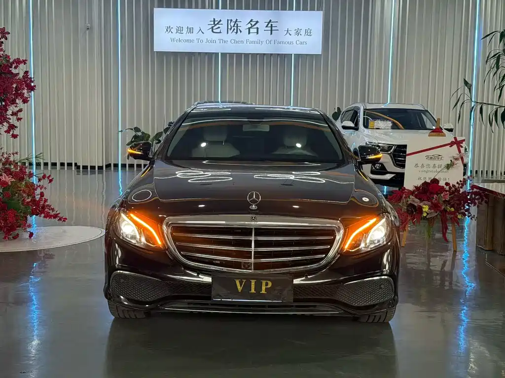 Mercedes-Benz E-Class — миниатюра 2