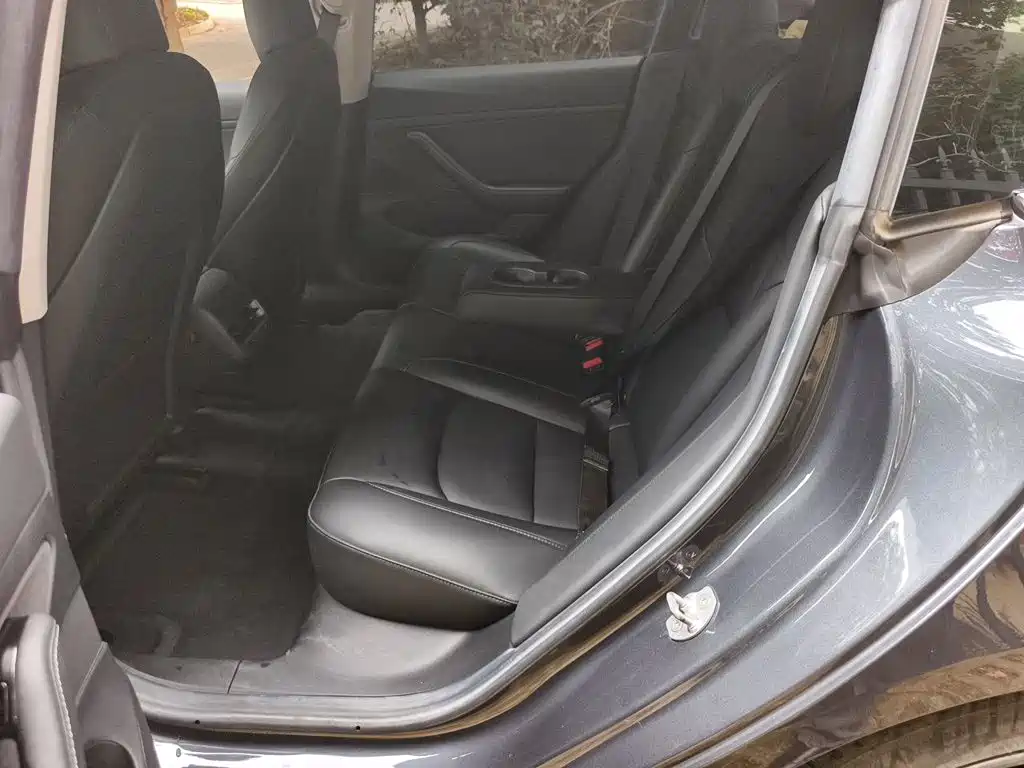Tesla Model 3 — миниатюра 18