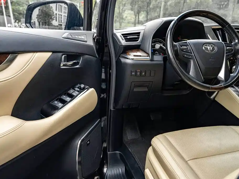 Toyota Alphard 2019 2.5L Luxury