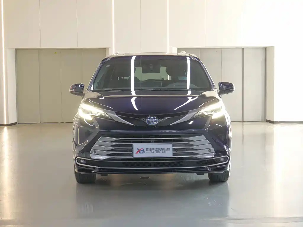 Toyota Sienna — миниатюра 2