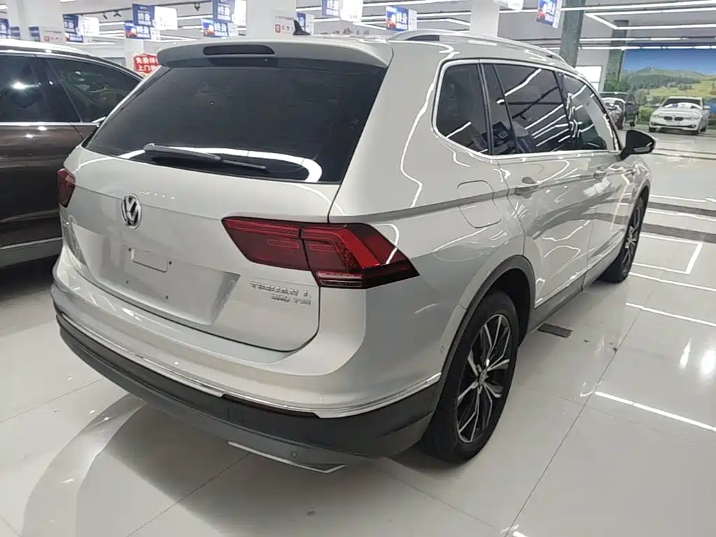 Volkswagen Tiguan L — миниатюра 7