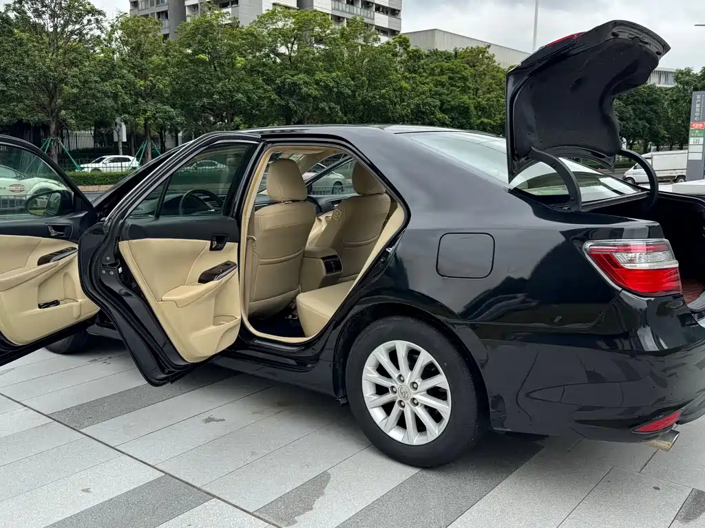 Toyota Camry — миниатюра 17