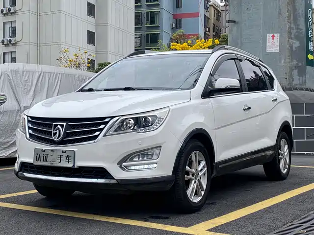 BAOJUN 560 2016