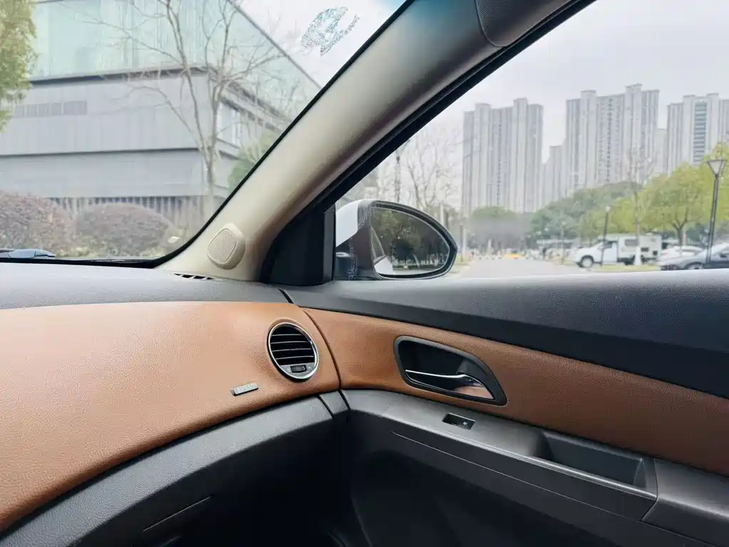 Chevrolet Cruze — миниатюра 11