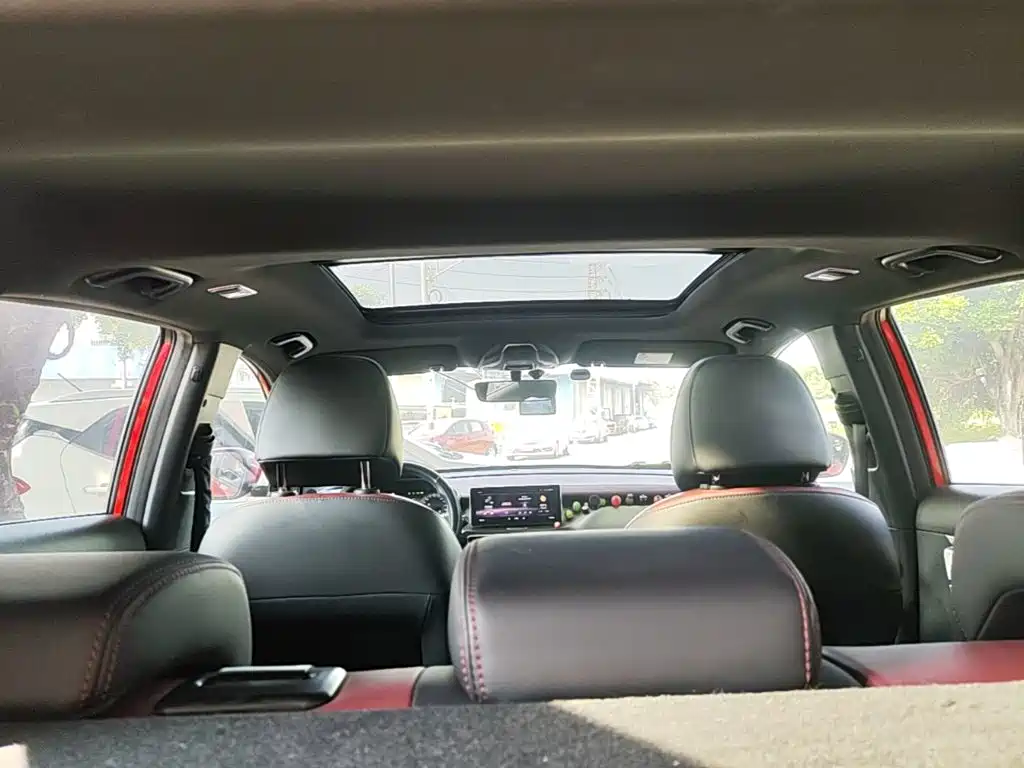 Geely Binyue — миниатюра 18