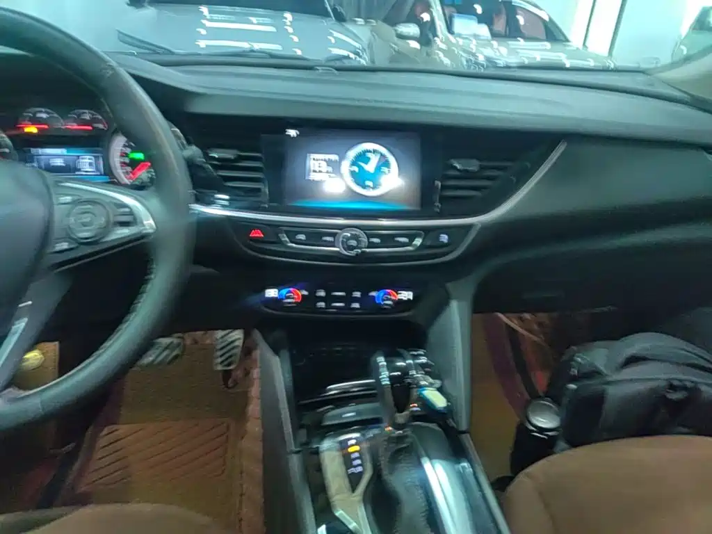 Buick Regal — миниатюра 13