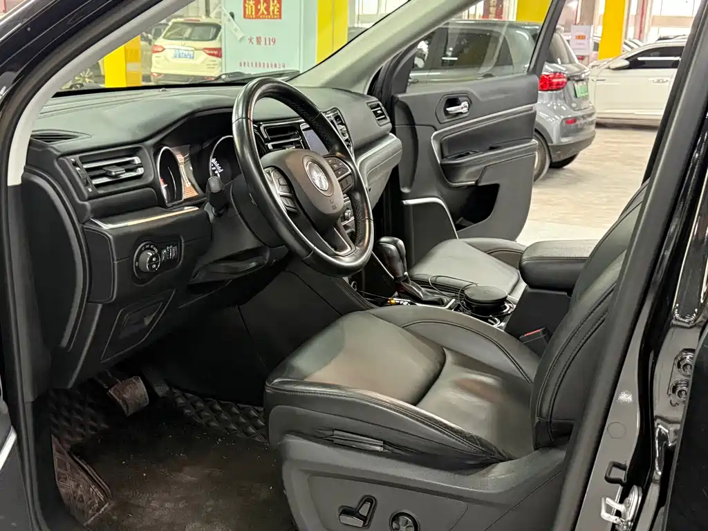 Jeep Grand Commander — миниатюра 12
