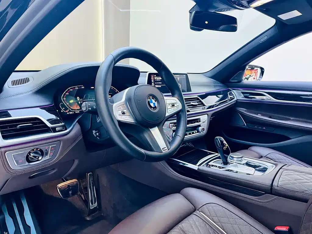 BMW 7 Series — миниатюра 5